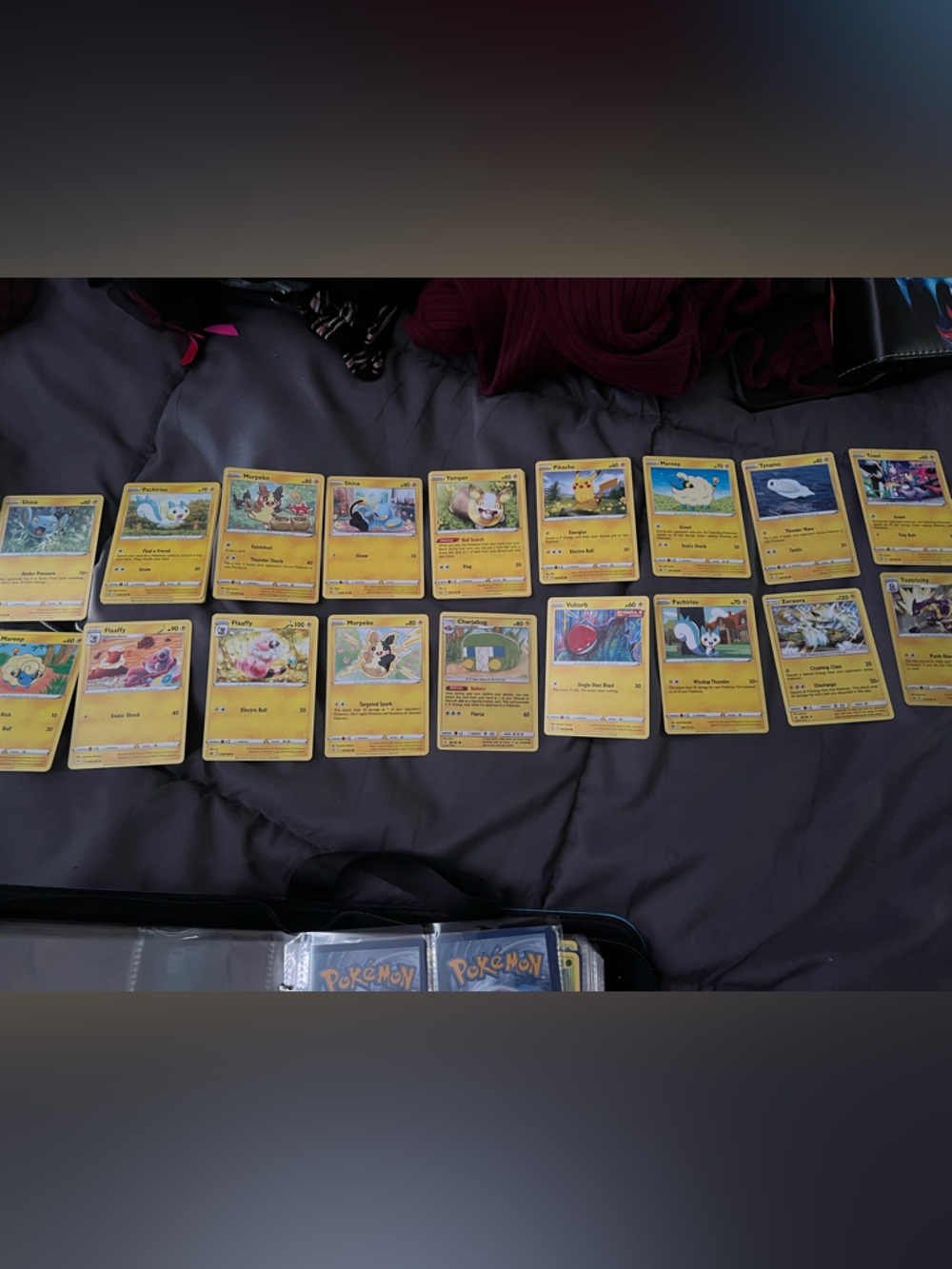 POKÉMON Assorted Yellow Card Lot